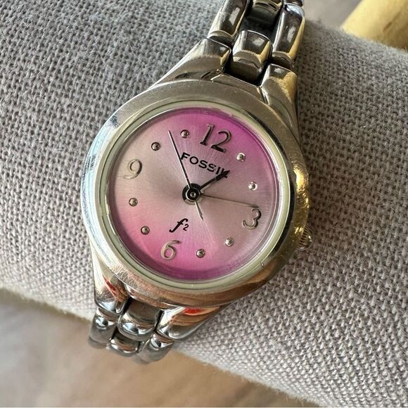 Fossil ES9465 Women’s Pink and Silver Watch - Picture 3 of 5